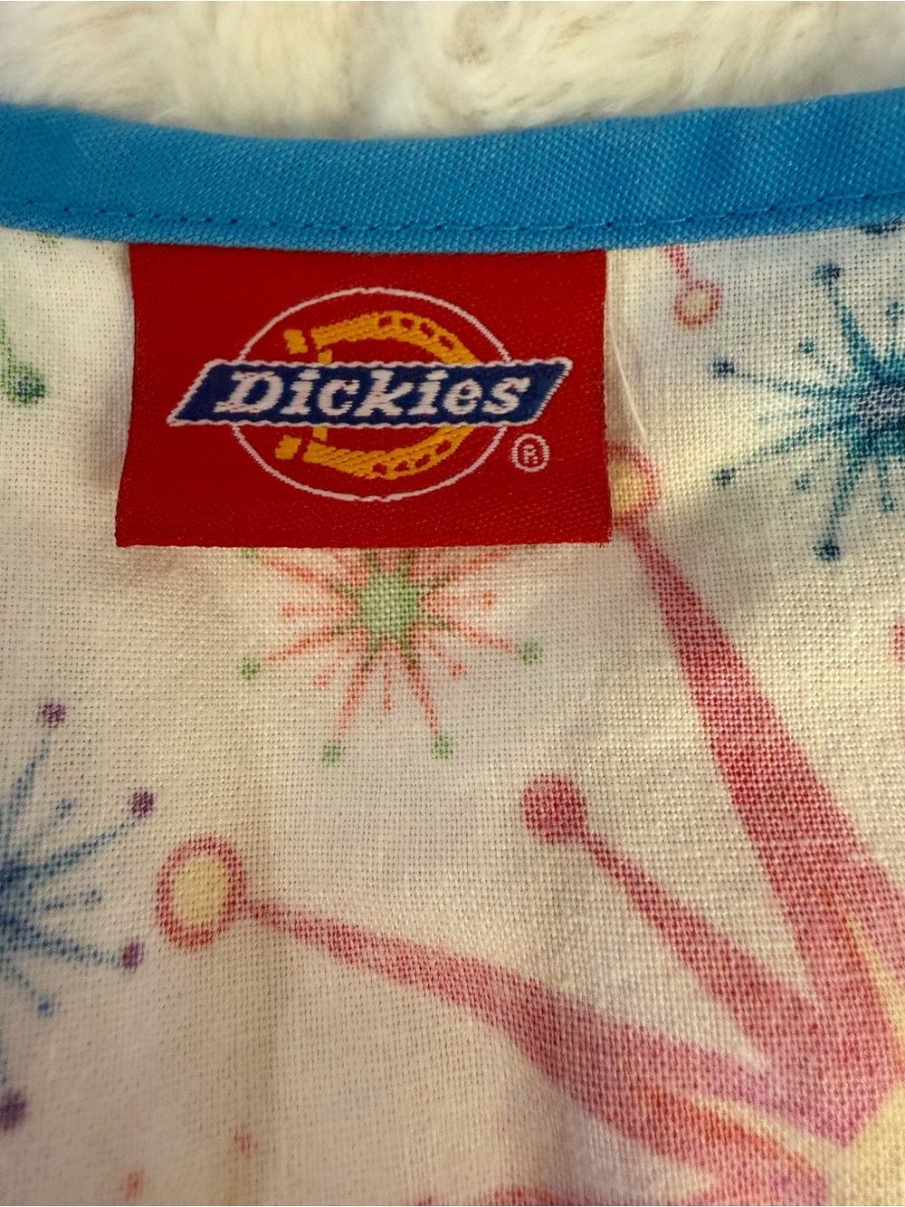 White & Blue Scrub Set With Multicolor Starburst Pattern - Picture 6 of 12